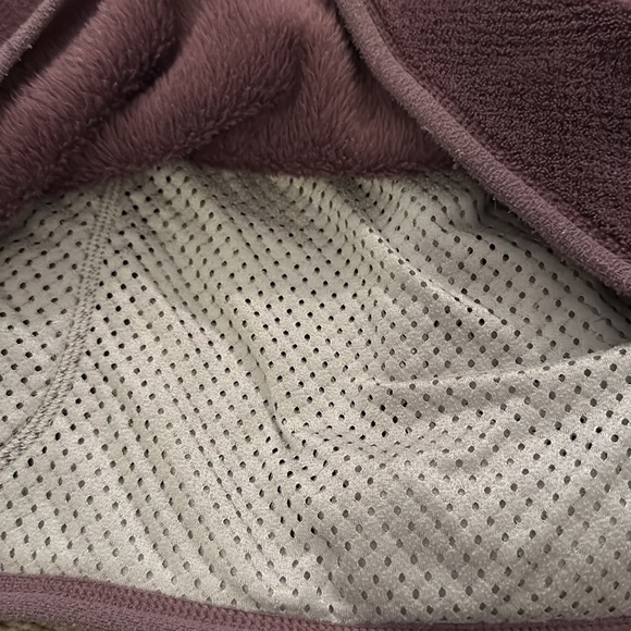 Purple Patagonia pullover - Picture 8 of 9